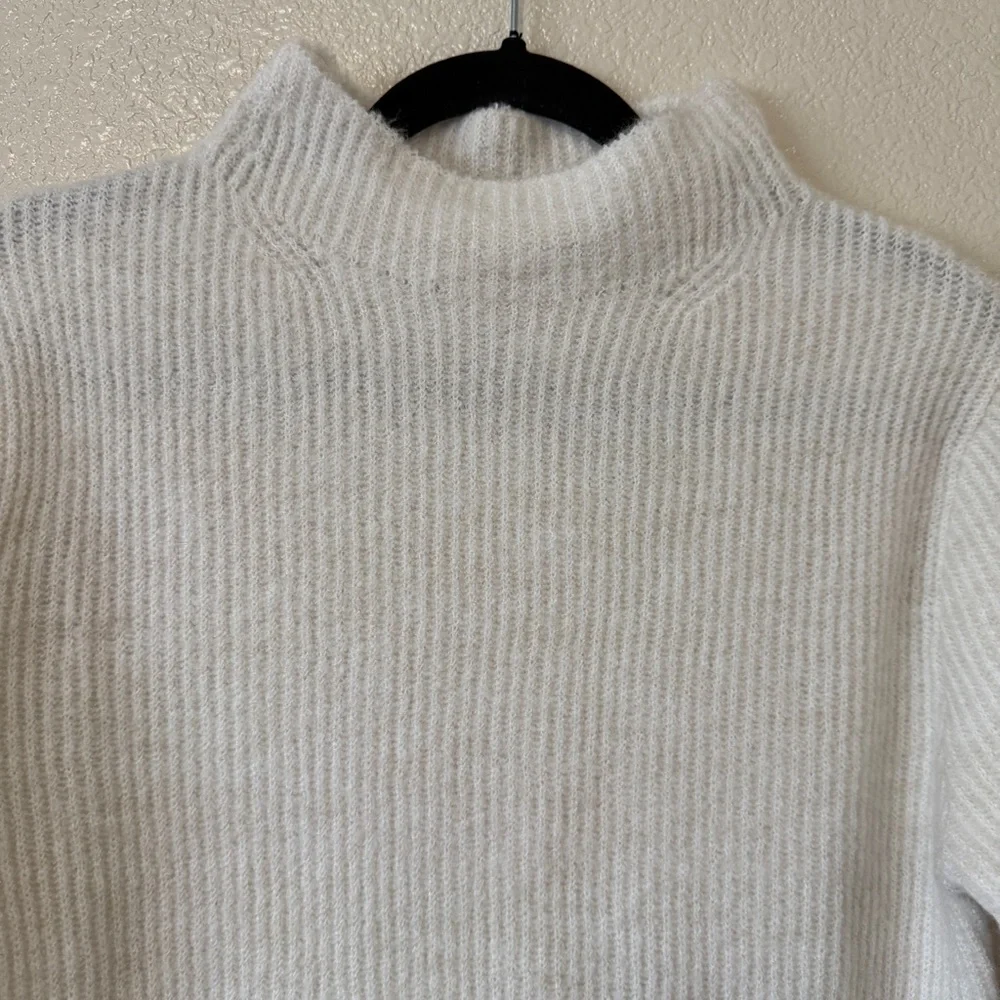 MNG Mock Neck Cream Sweater Sz‎ L
